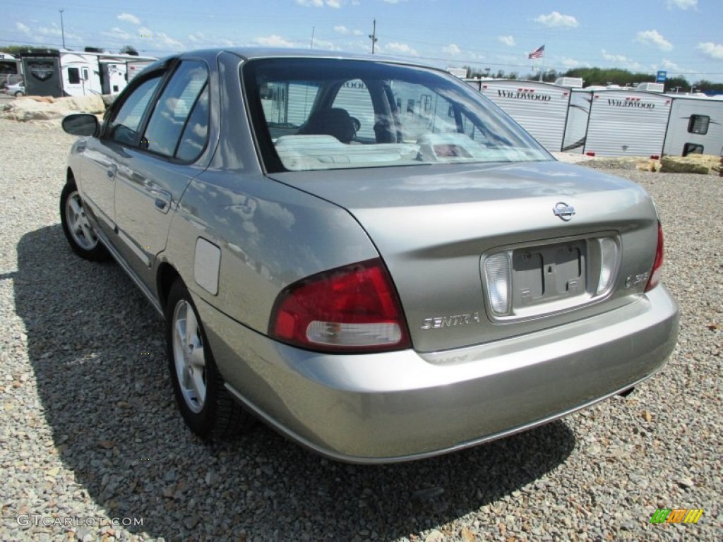 2001 Sentra XE - Radium Silver / Sand photo #18