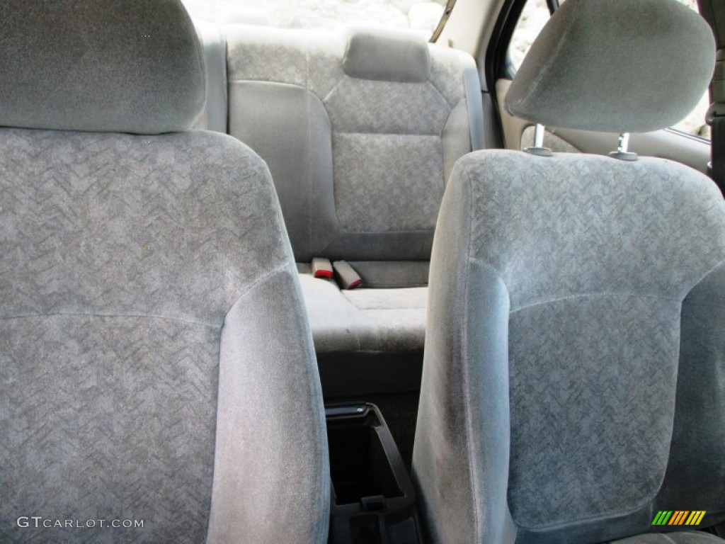 2001 Sentra XE - Radium Silver / Sand photo #22