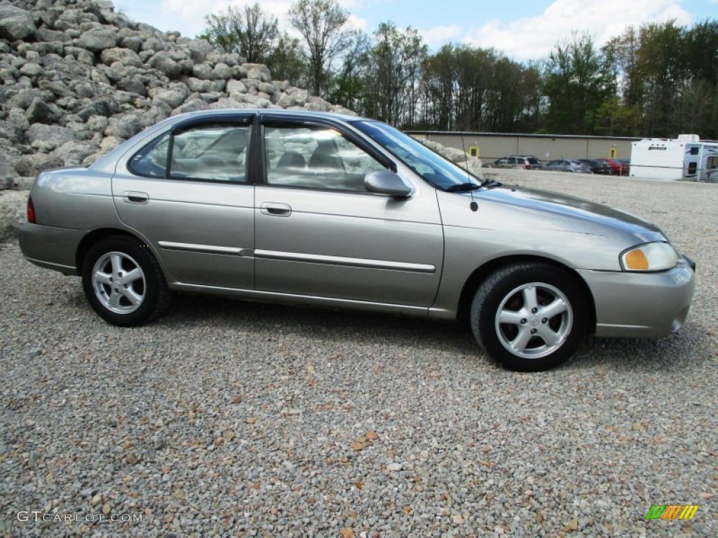 2001 Sentra XE - Radium Silver / Sand photo #23