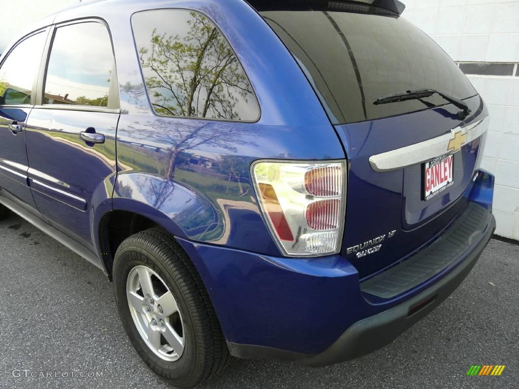 2005 Equinox LT AWD - Laser Blue Metallic / Light Gray photo #9