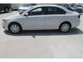 Pure White - Jetta SE Sedan Photo No. 4