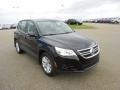 Deep Black Metallic - Tiguan S 4Motion Photo No. 5