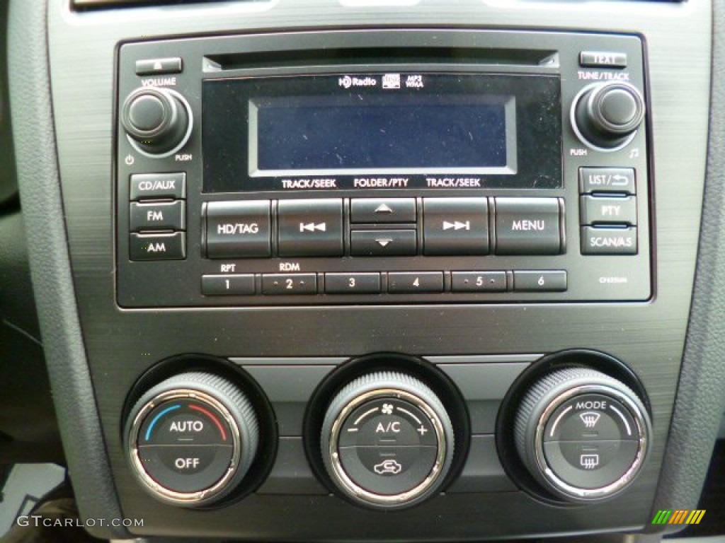 2015 Subaru Forester 2.5i Limited Controls Photo #93004201