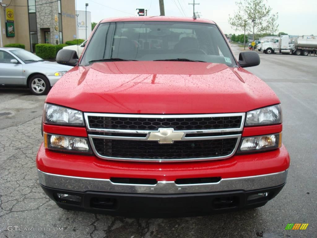 2006 Silverado 1500 LS Extended Cab 4x4 - Victory Red / Dark Charcoal photo #3