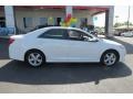 Super White - Camry SE Photo No. 8