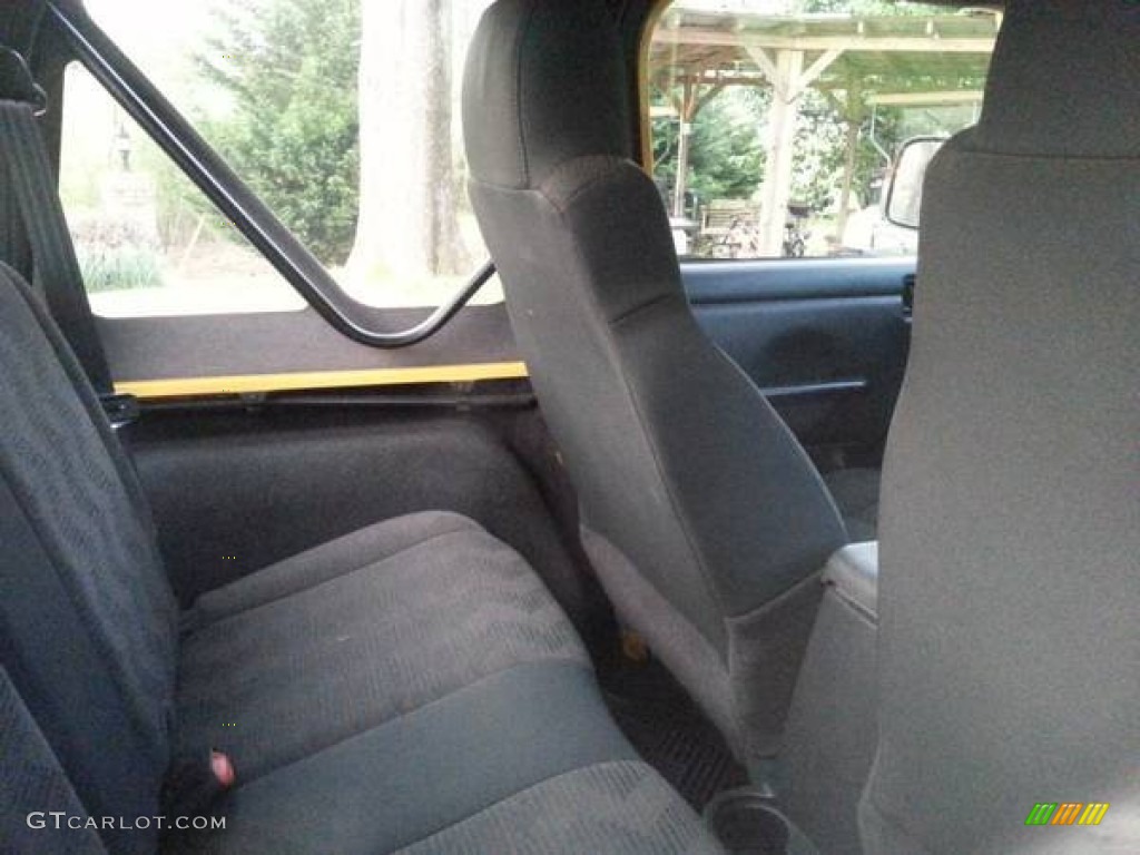 2004 Wrangler Sport 4x4 - Solar Yellow / Dark Slate Gray photo #11