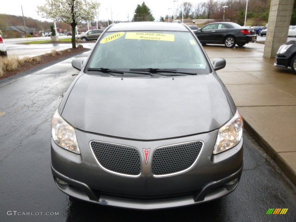 2006 Vibe AWD - Stealth / Graphite Black photo #3