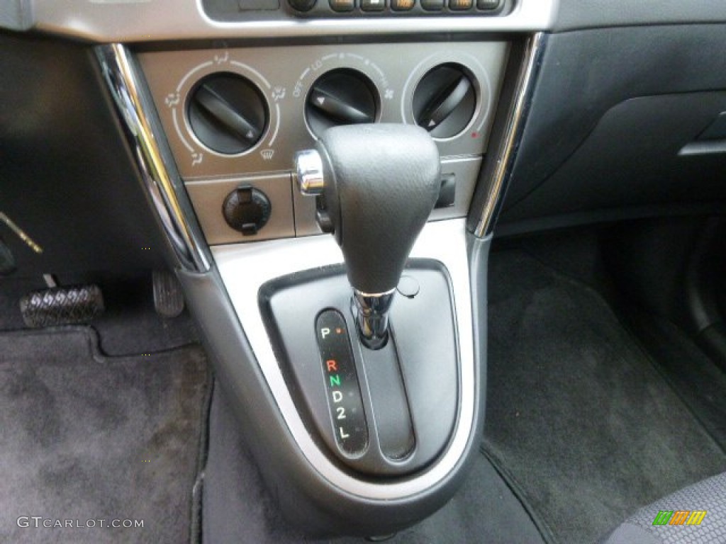 2006 Vibe AWD - Stealth / Graphite Black photo #17