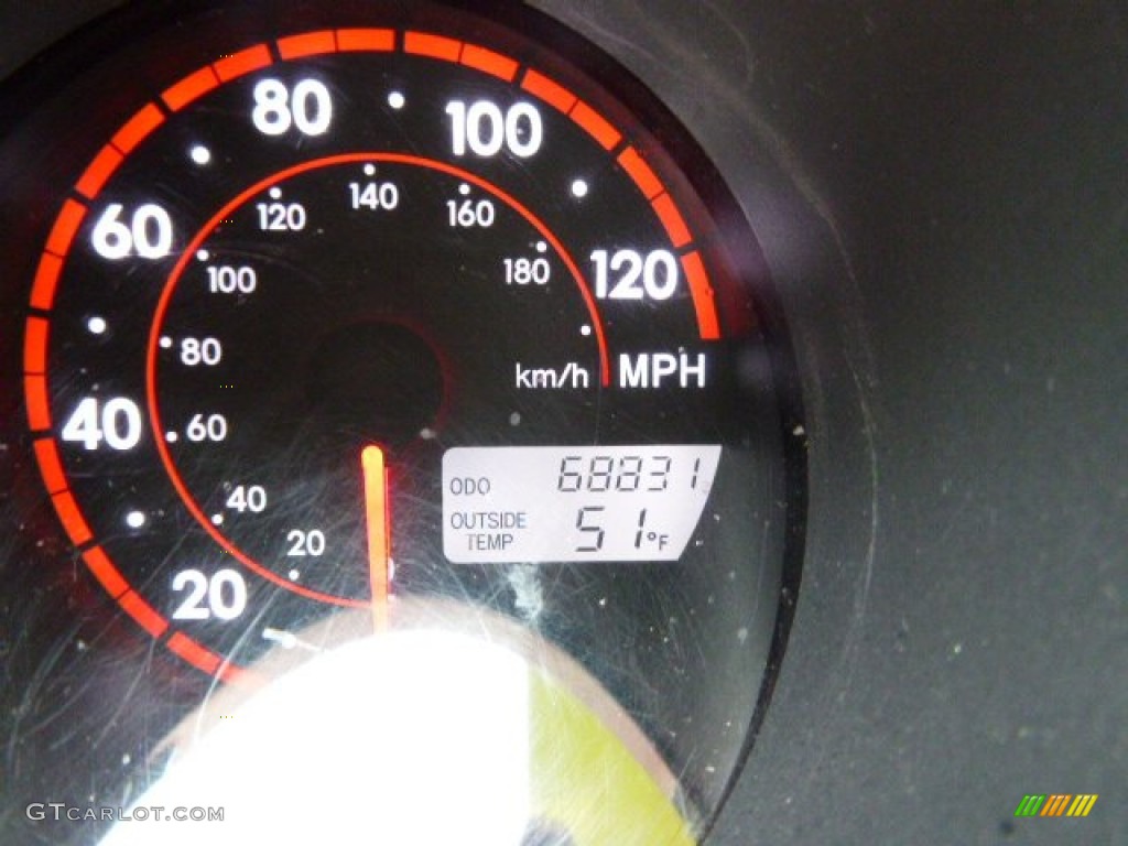 2006 Vibe AWD - Stealth / Graphite Black photo #19