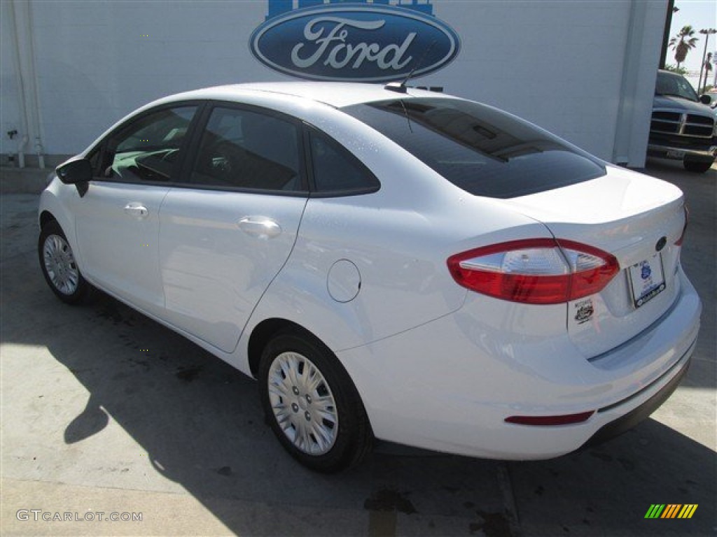 2014 Fiesta S Sedan - Oxford White / Charcoal Black photo #3