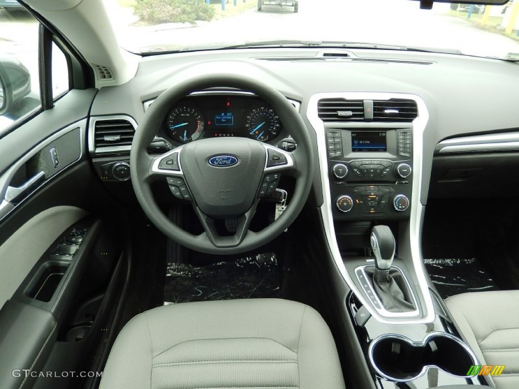 2014 Fusion S - Sterling Gray / Earth Gray photo #8