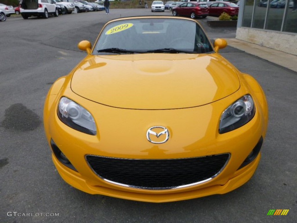 2009 MX-5 Miata Grand Touring Roadster - Competition Yellow / Black photo #7