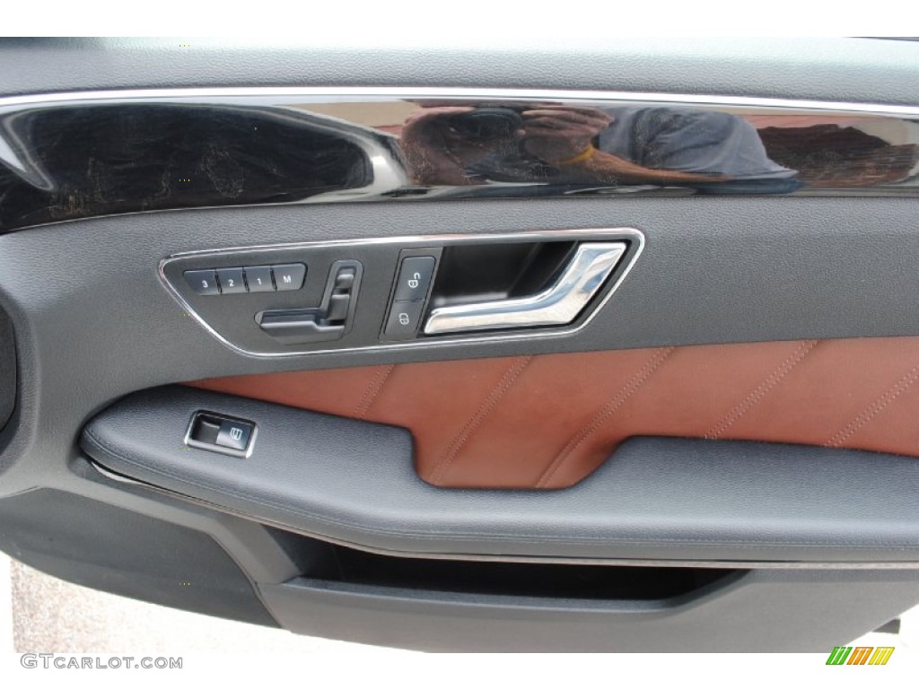 2011 Mercedes-Benz E 350 4Matic Sedan Door Panel Photos