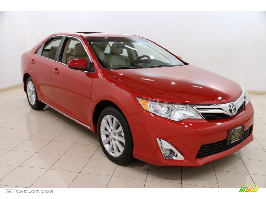 2013 Camry XLE - Barcelona Red Metallic / Ivory photo #1