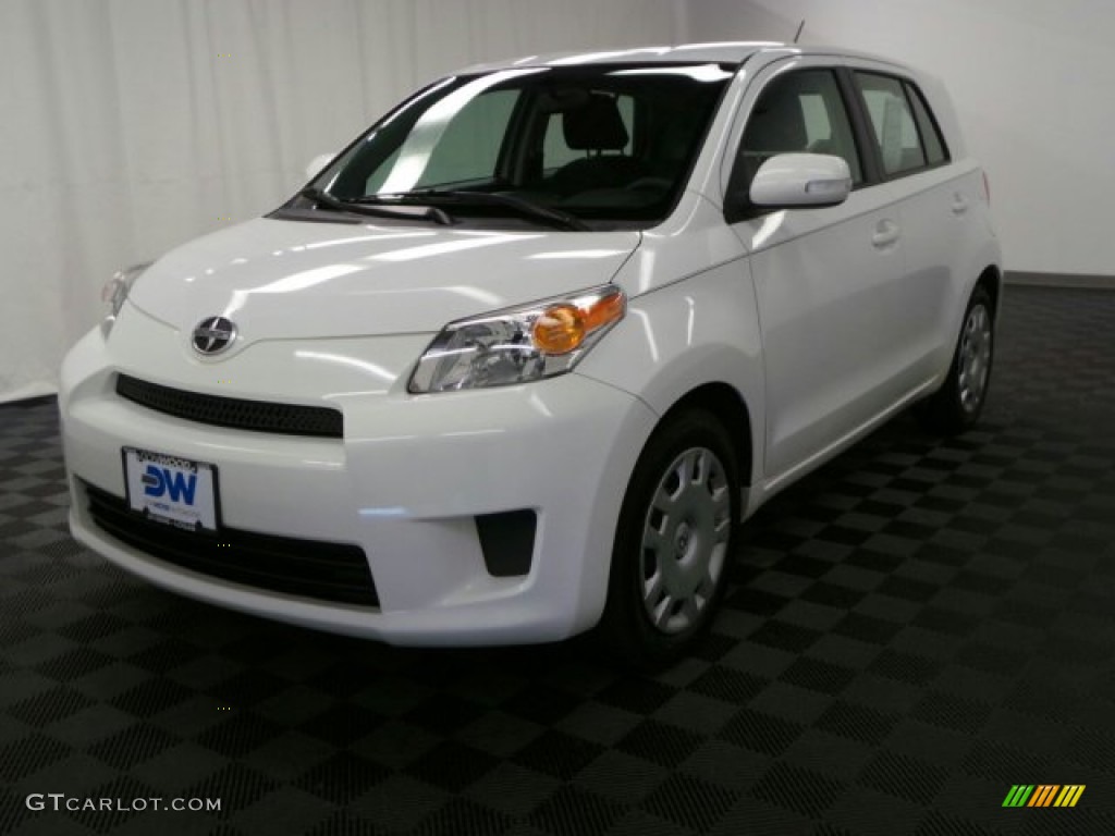 2008 xD  - Super White / Charcoal Gray photo #2