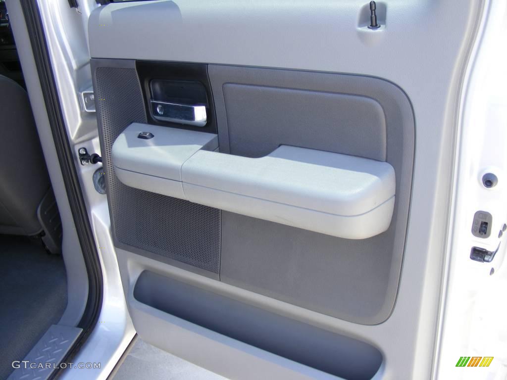2005 F150 XLT SuperCrew - Silver Metallic / Medium Flint/Dark Flint Grey photo #27