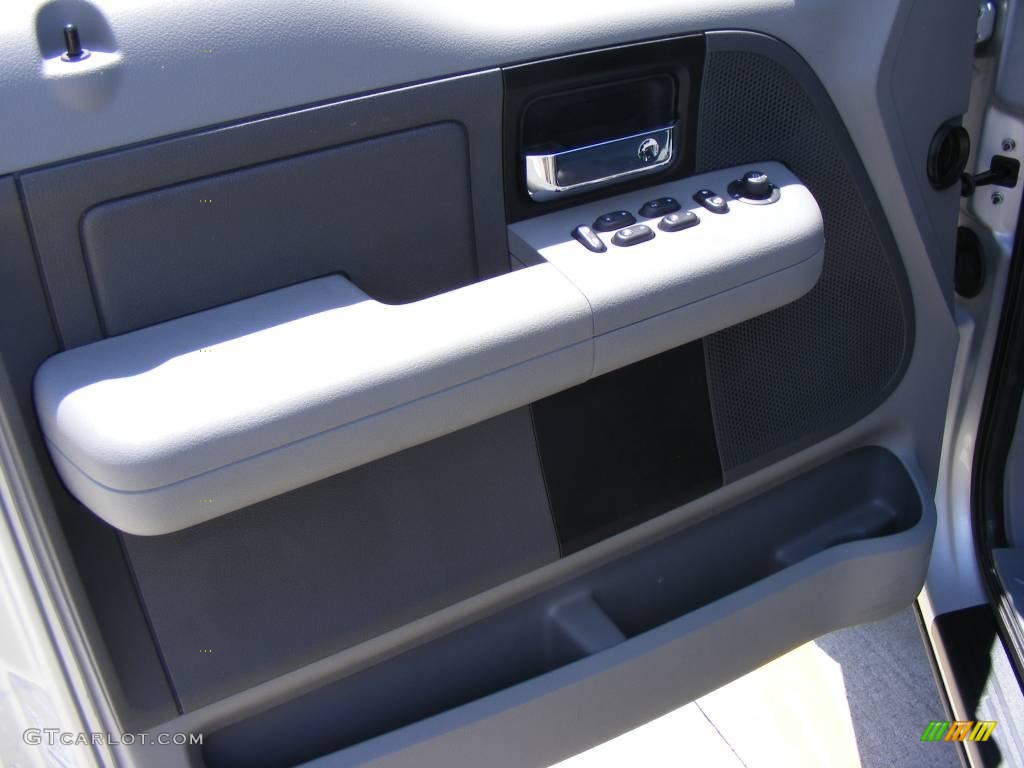 2005 F150 XLT SuperCrew - Silver Metallic / Medium Flint/Dark Flint Grey photo #33
