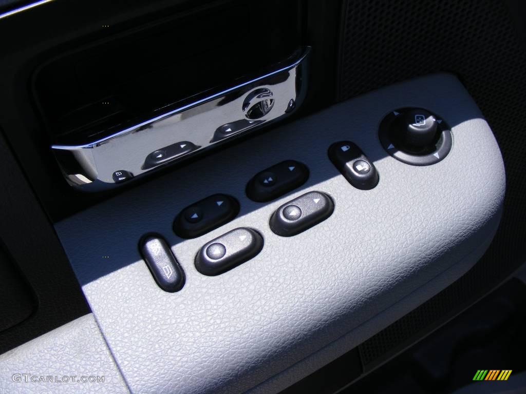 2005 F150 XLT SuperCrew - Silver Metallic / Medium Flint/Dark Flint Grey photo #34