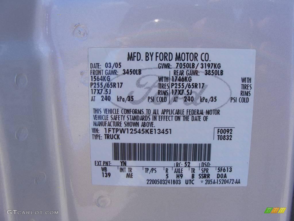 2005 F150 XLT SuperCrew - Silver Metallic / Medium Flint/Dark Flint Grey photo #44