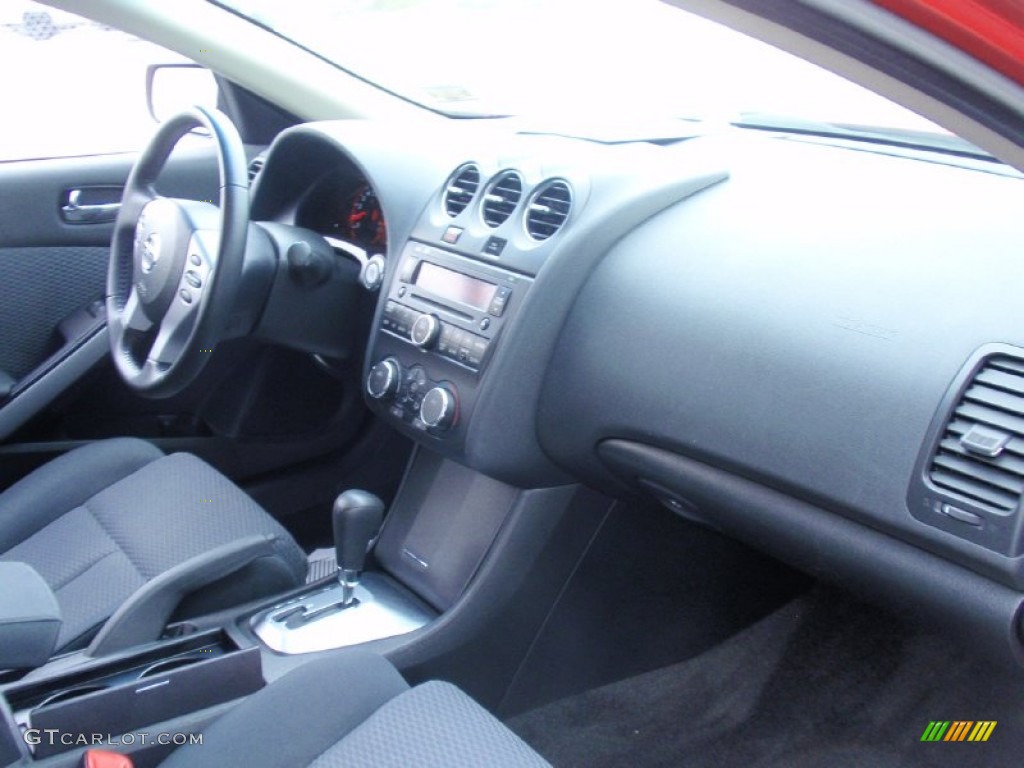 2009 Altima 2.5 S Coupe - Code Red Metallic / Charcoal photo #24