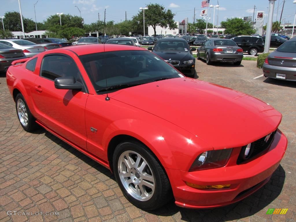 2005 Mustang GT Premium Coupe - Torch Red / Red Leather photo #15