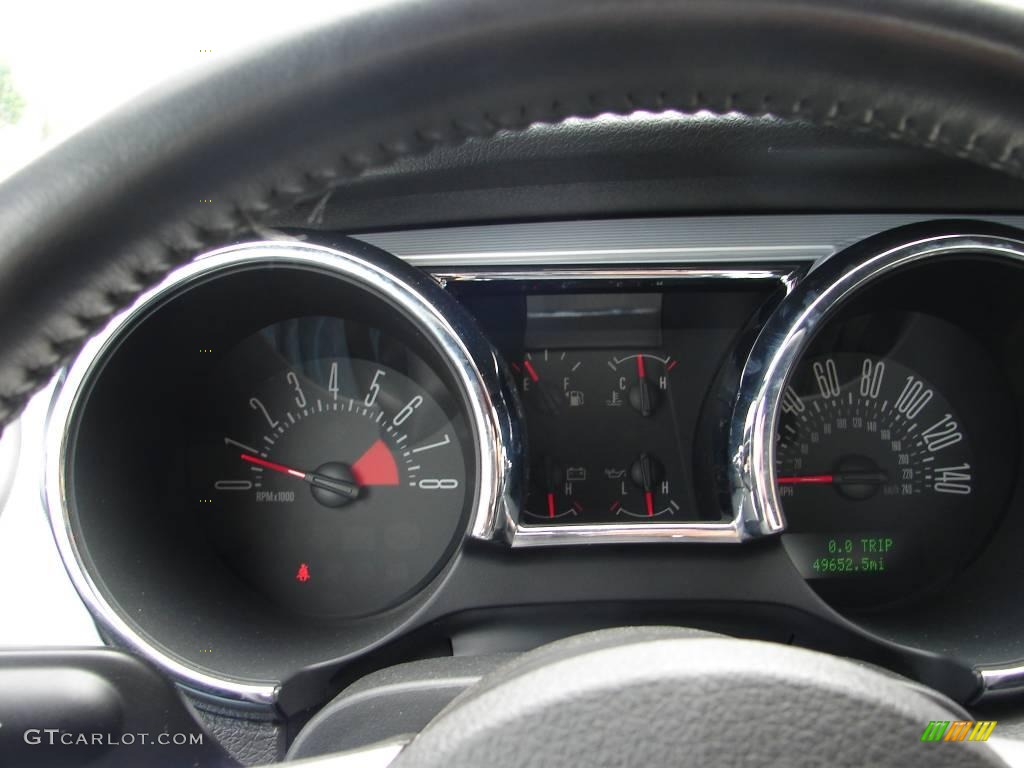 2006 Mustang GT Deluxe Coupe - Tungsten Grey Metallic / Dark Charcoal photo #16