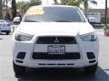 Diamond White Pearl - Outlander Sport ES Photo No. 7