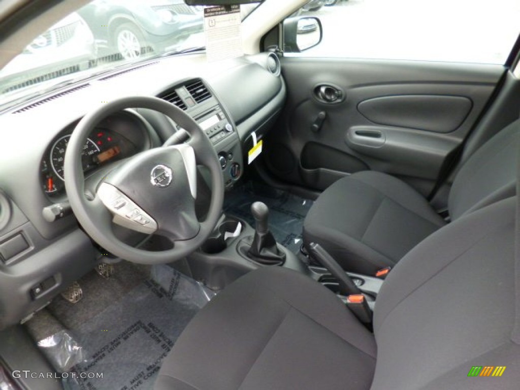 Charcoal Interior 2015 Nissan Versa 1.6 S Sedan Photo #93064060