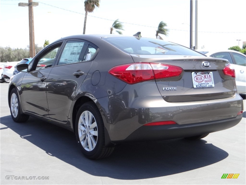 2014 Forte LX - Desert Sand / Black photo #4
