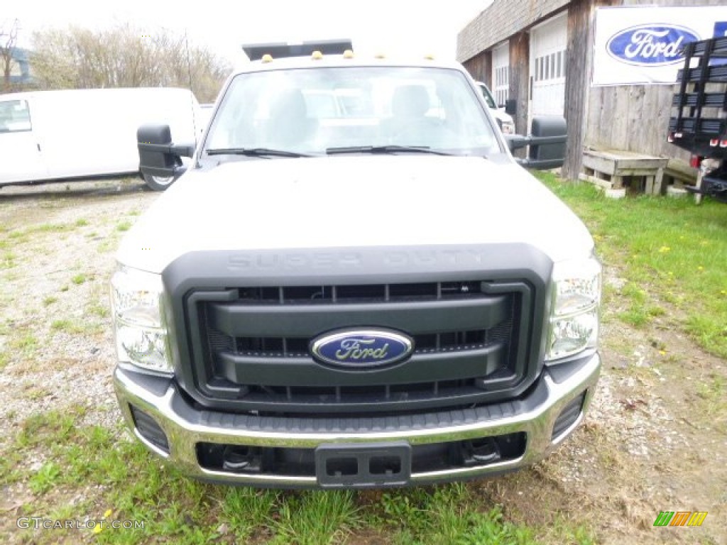 2015 F250 Super Duty XL Regular Cab - Oxford White / Steel photo #3