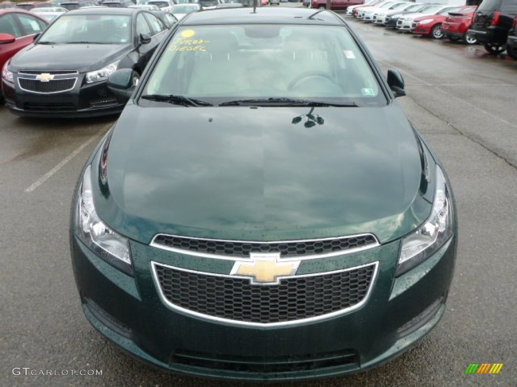 2014 Cruze Diesel - Rainforest Green Metallic / Cocoa/Light Neutral photo #8