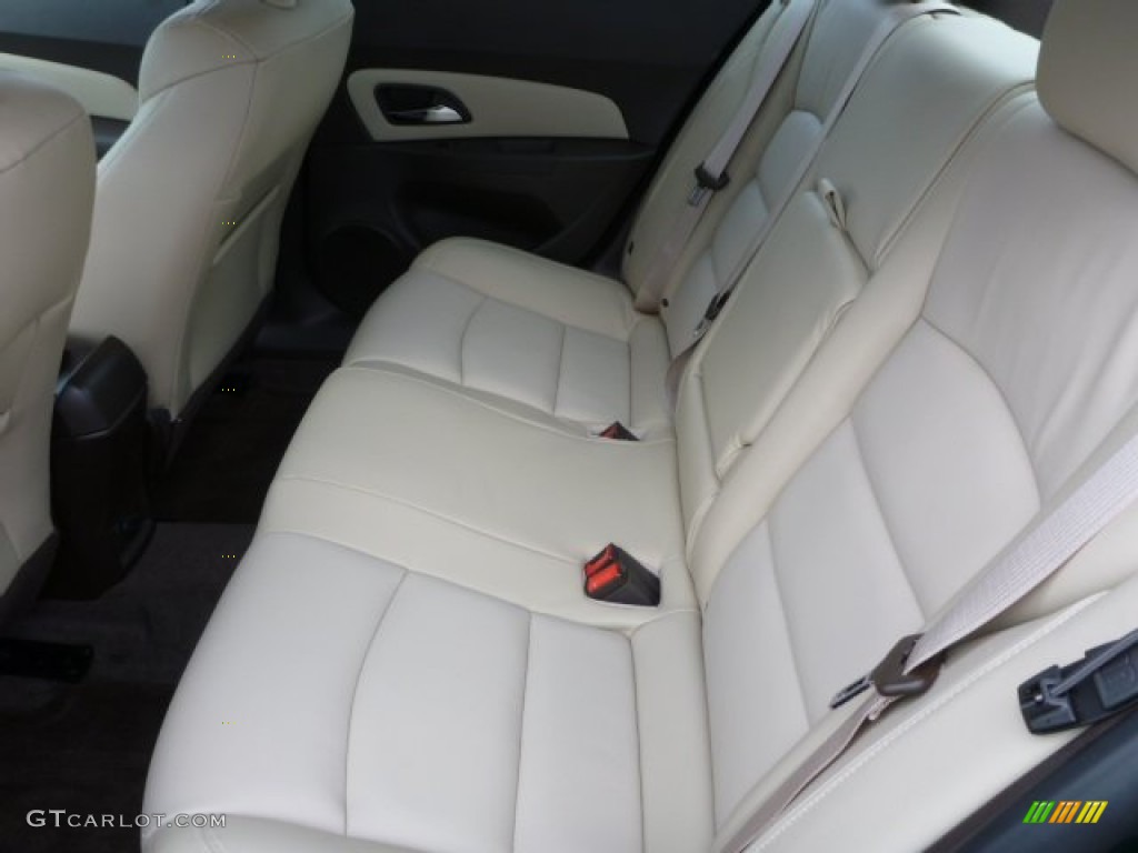 2014 Cruze Diesel - Rainforest Green Metallic / Cocoa/Light Neutral photo #11