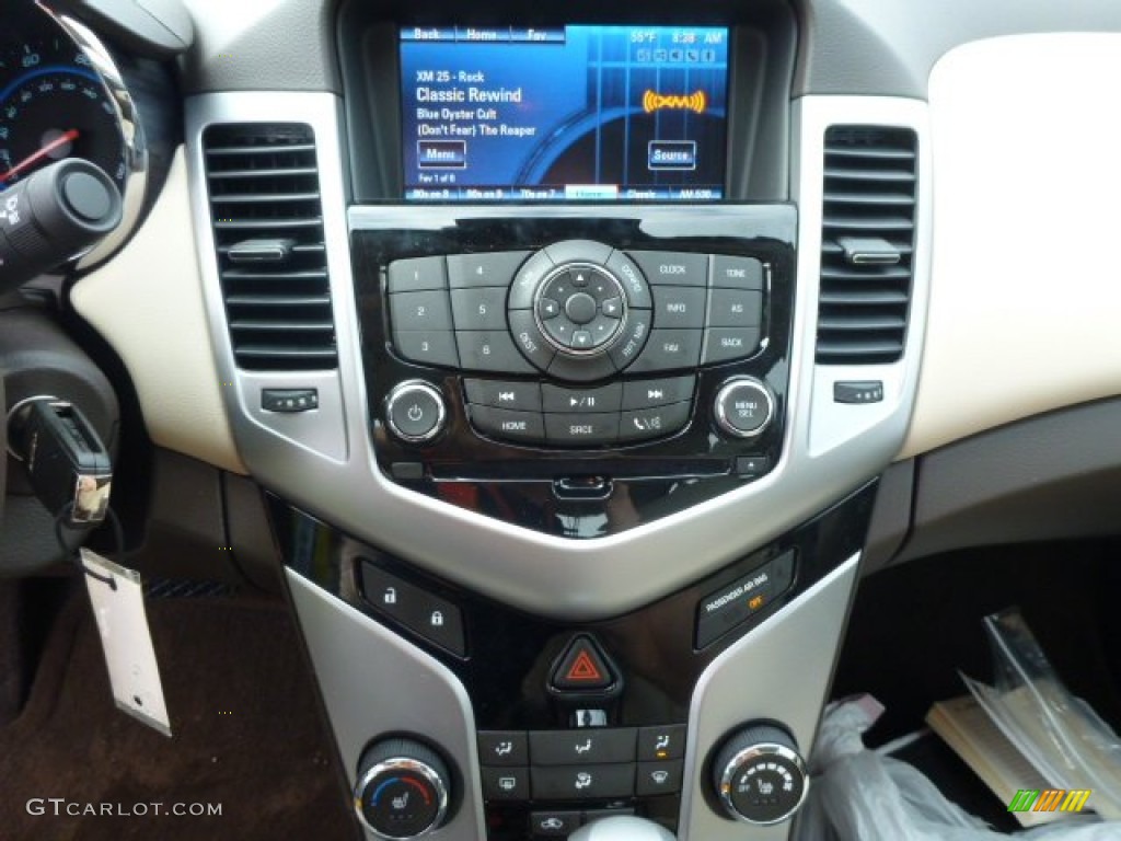 2014 Cruze Diesel - Rainforest Green Metallic / Cocoa/Light Neutral photo #19