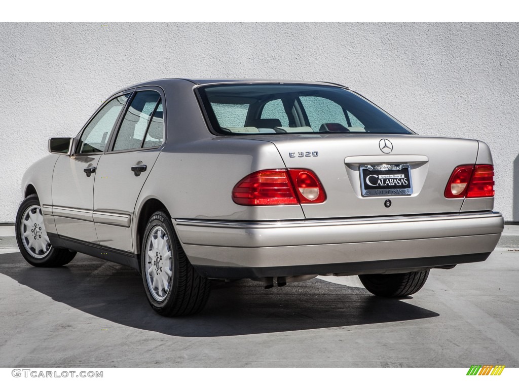 1998 E 320 Sedan - Smoke Silver Metallic / Parchment photo #13
