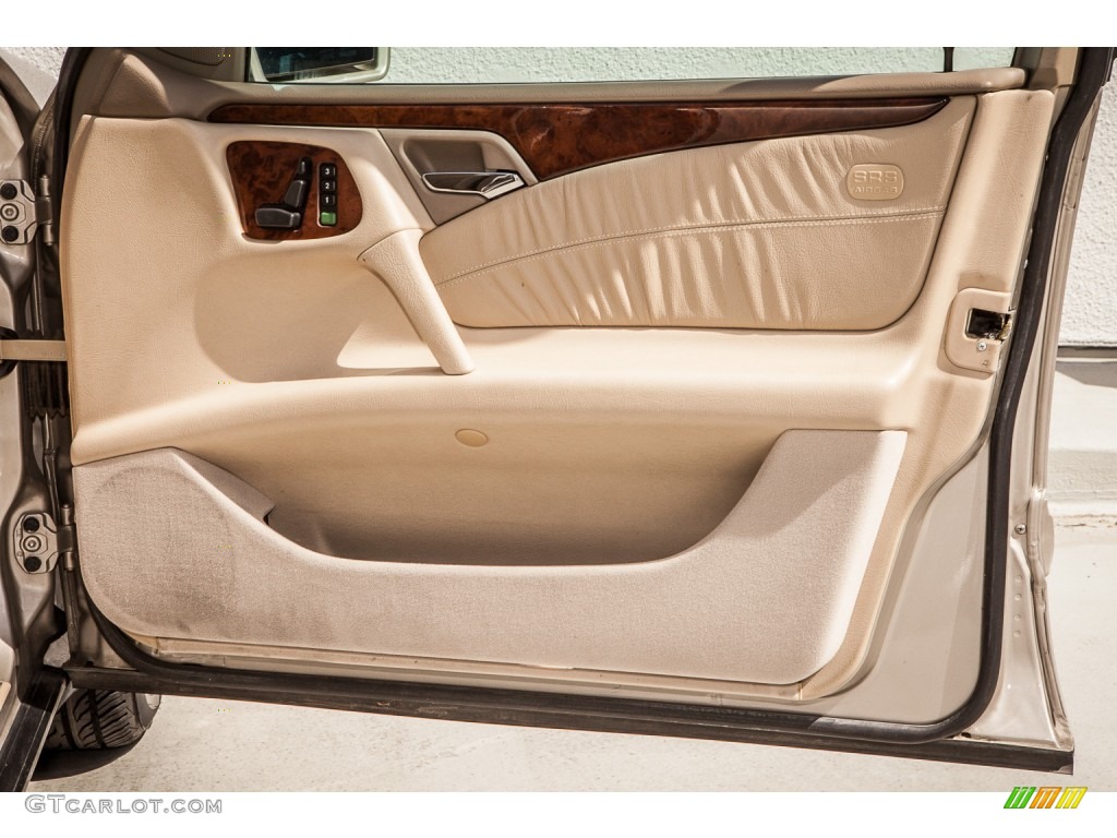 1998 E 320 Sedan - Smoke Silver Metallic / Parchment photo #22