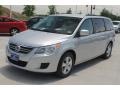 Mercury Silver Metallic - Routan SE Photo No. 3