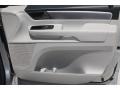 Mercury Silver Metallic - Routan SE Photo No. 32