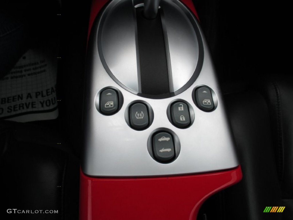 2004 SSR  - Redline Red / Ebony photo #13