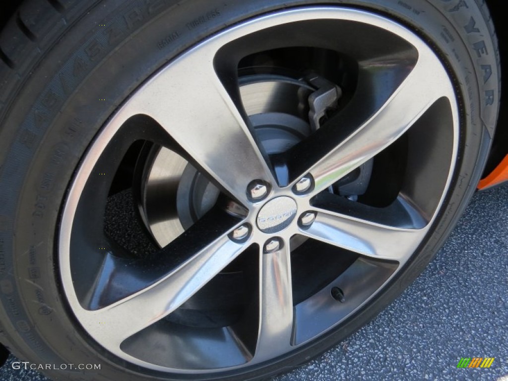 2014 Dodge Challenger R/T Shaker Package Wheel Photo #93092398