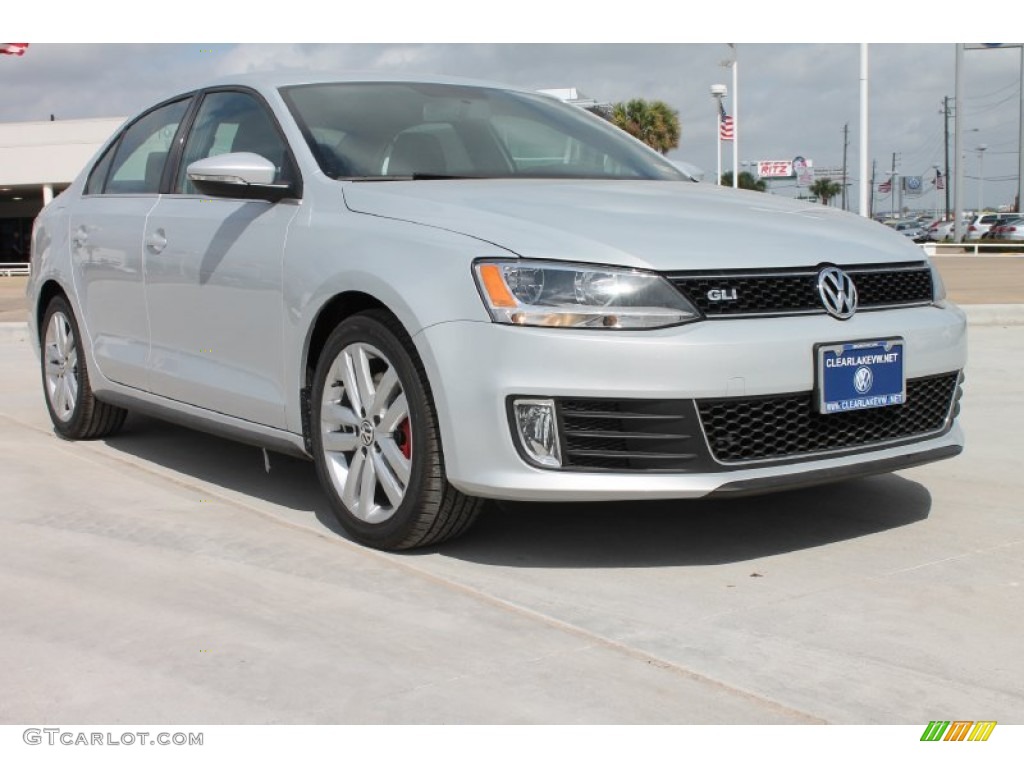 Frost Silver Metallic Volkswagen Jetta