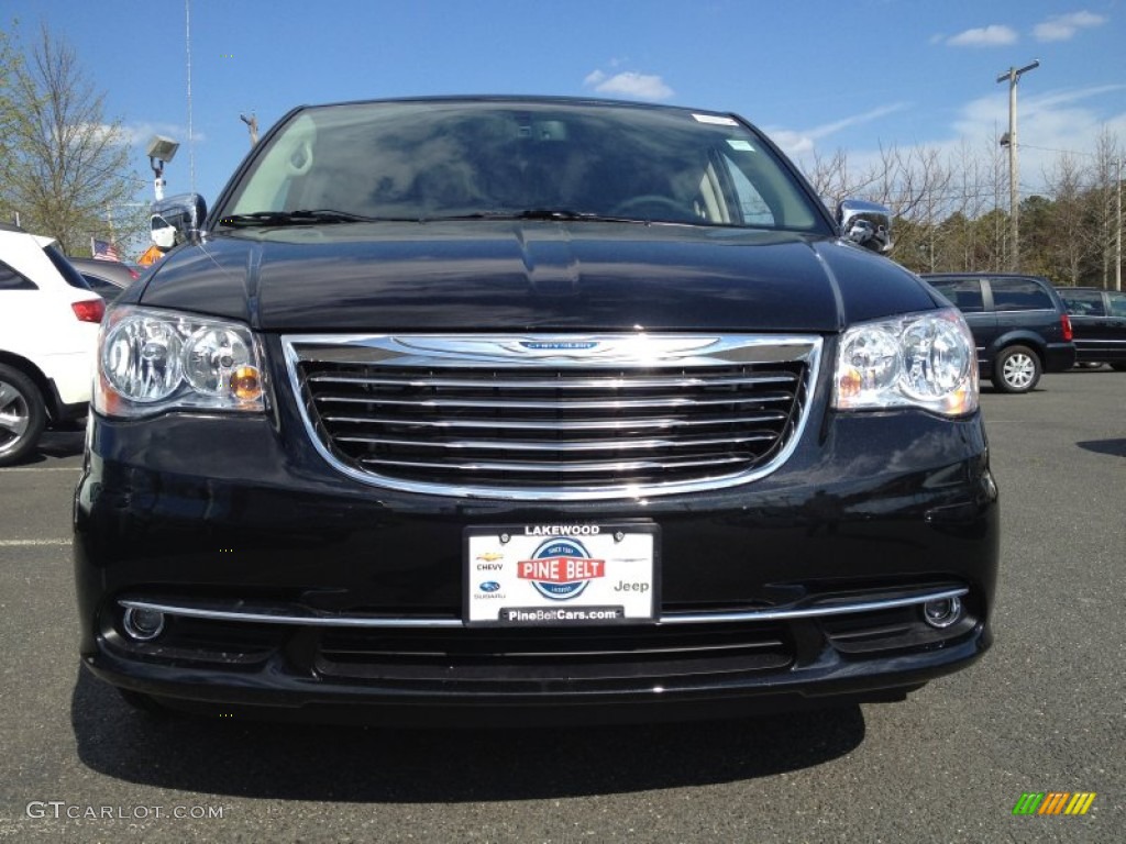 2014 Town & Country 30th Anniversary Edition - Brilliant Black Crystal Pearl / Black/Light Graystone photo #2