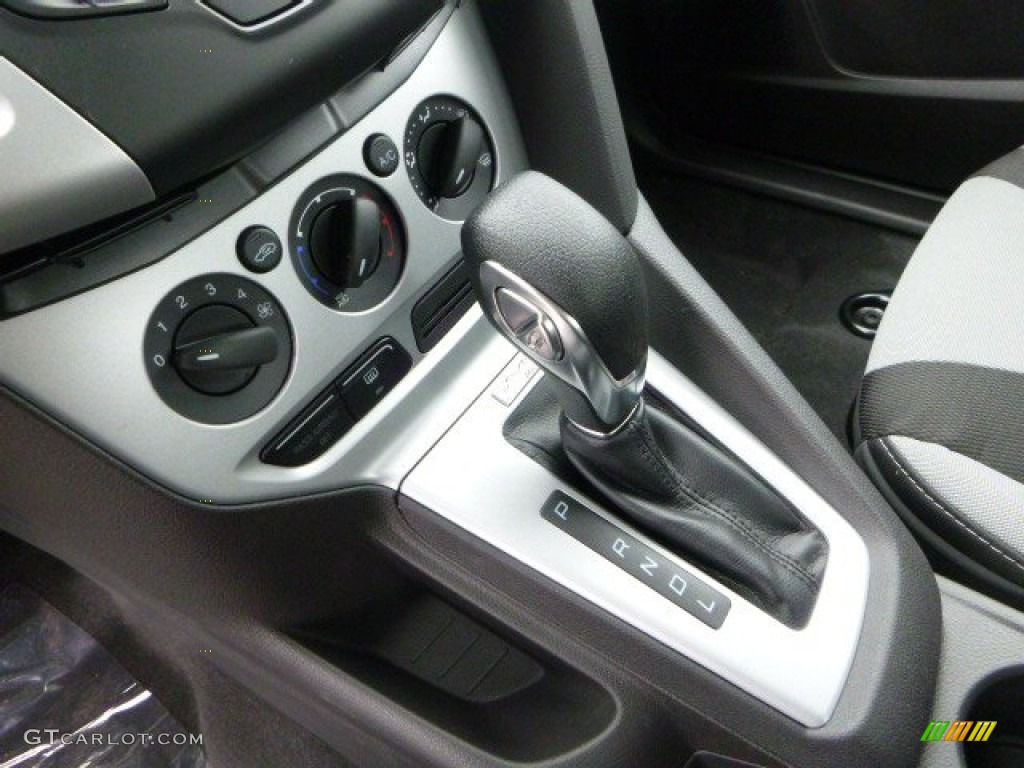 2014 Focus SE Sedan - Sterling Gray / Charcoal Black photo #12