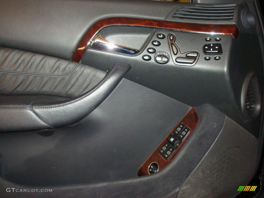 2004 S 500 4Matic Sedan - Black / Charcoal photo #10