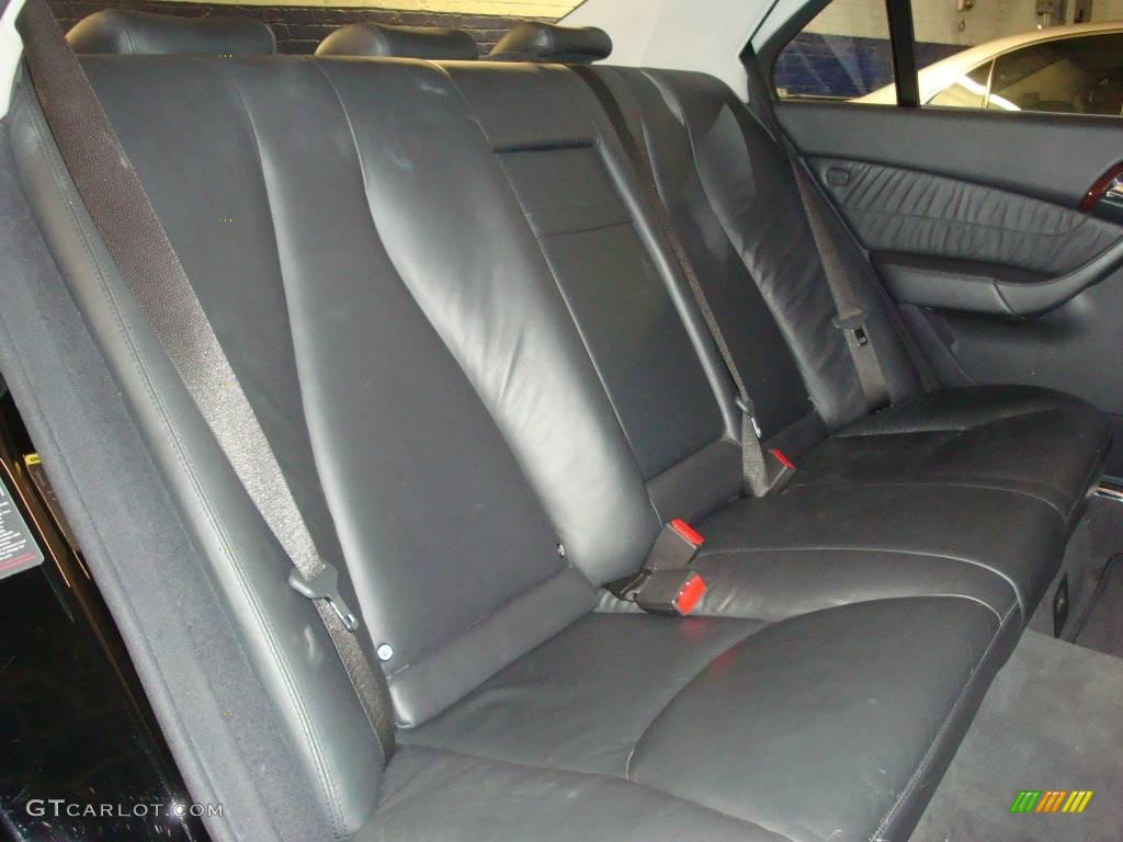2004 S 500 4Matic Sedan - Black / Charcoal photo #16