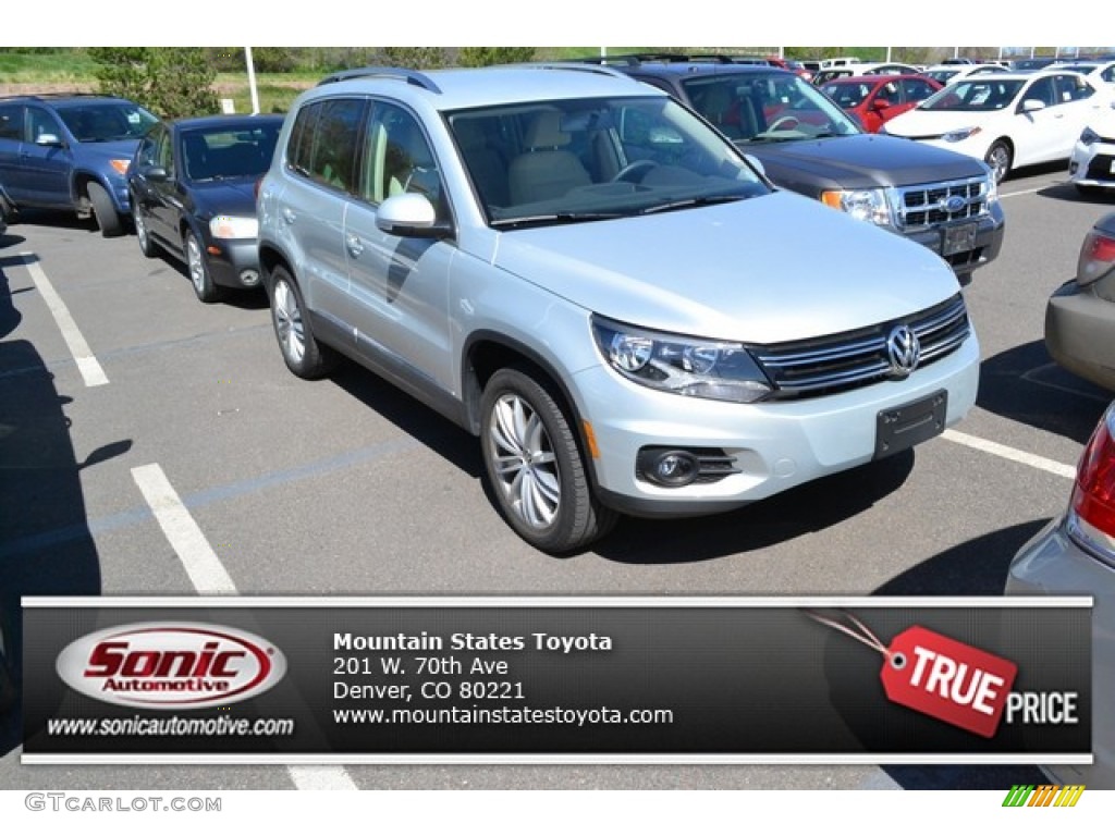 2012 Tiguan SE 4Motion - Reflex Silver Metallic / Beige photo #1