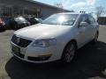 Candy White - Passat Komfort Sedan Photo No. 3