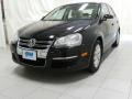 Black - Jetta SE Sedan Photo No. 2