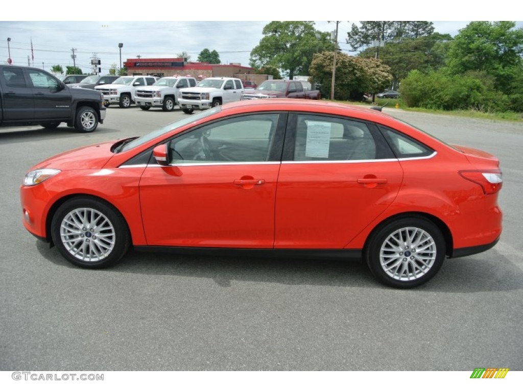 2012 Focus SEL Sedan - Race Red / Stone photo #3