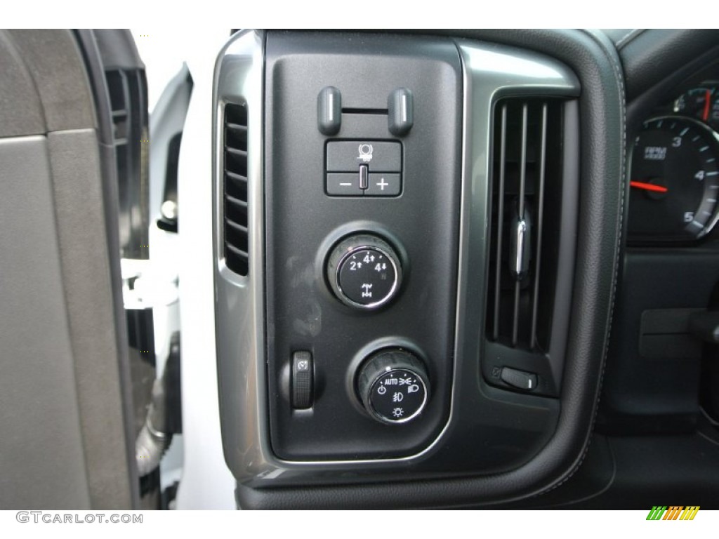 2015 Chevrolet Silverado 3500HD LTZ Crew Cab Dual Rear Wheel 4x4 Controls Photo #93130677