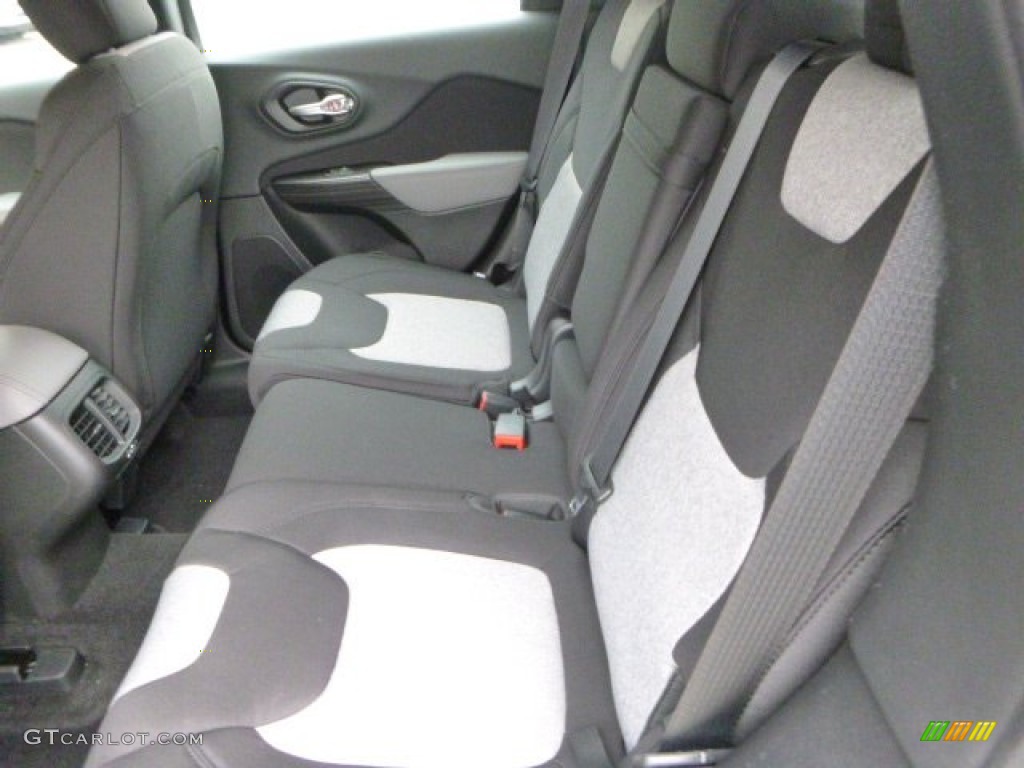 2014 Jeep Cherokee Sport Rear Seat Photo #93131820
